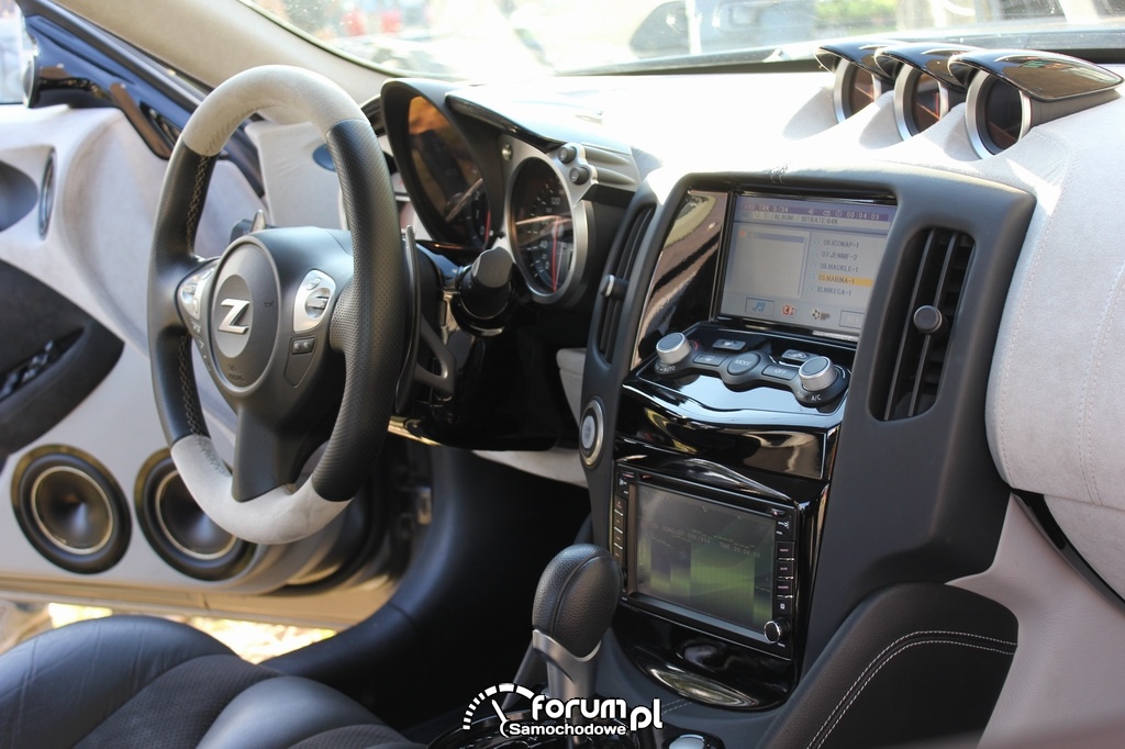 Nissan Z350, wnętrze