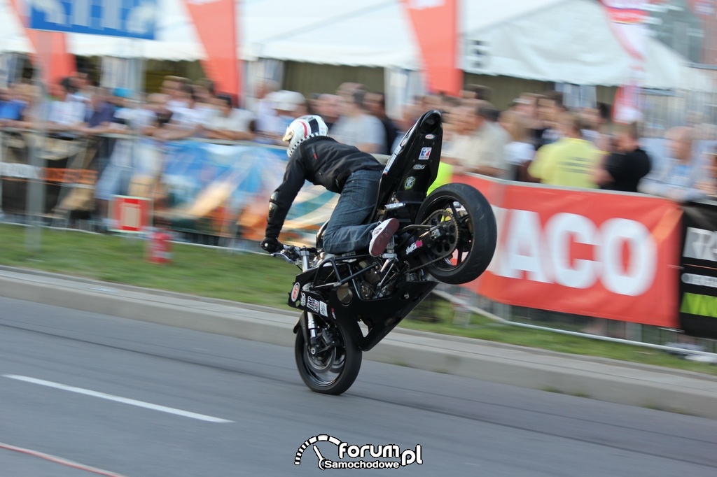 Emocjonujący DRIFTING na dachu Galerii Warmińskiej w Olsztynie