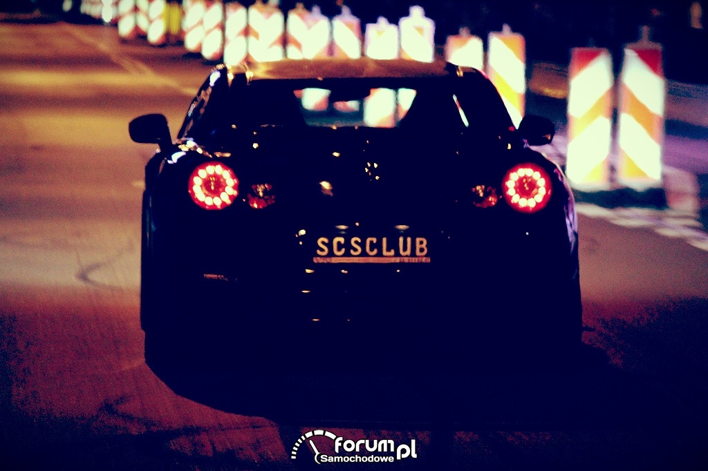 Nissan GTR, nocne wyścigi równoległe zdjęcie Night Power