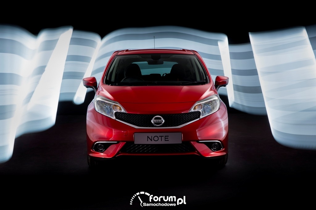 Nissan Note 2013, przód