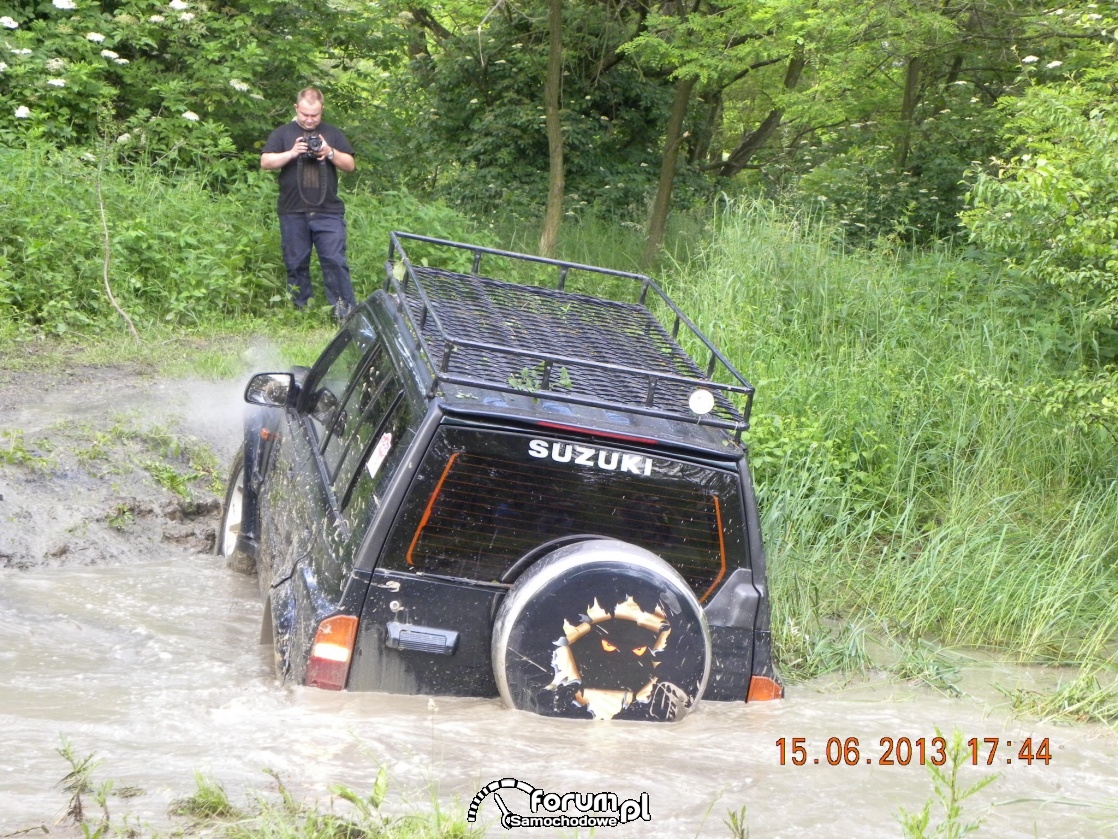 Brodzenie w błocie Suzuki Vitara