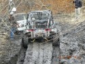 Głębokie błoto i samochód offroadowy