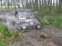 Jazda przez głębokie błoto do przodu