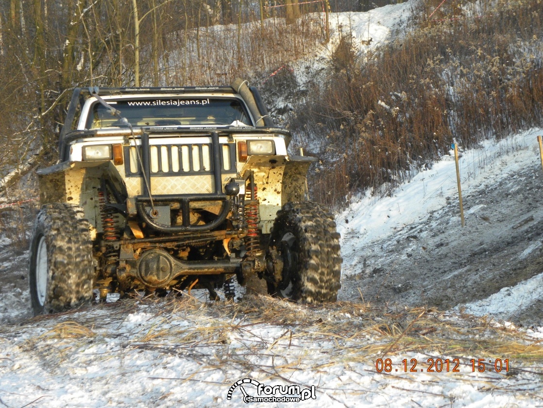 Samochód do off-roadu, zima