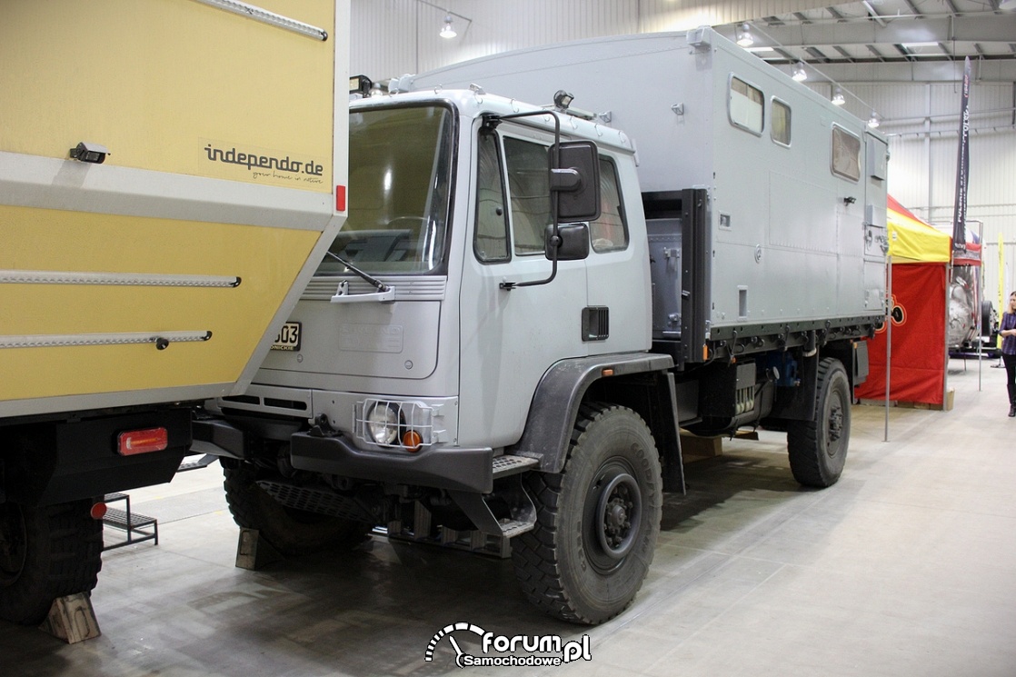 Camper w teren