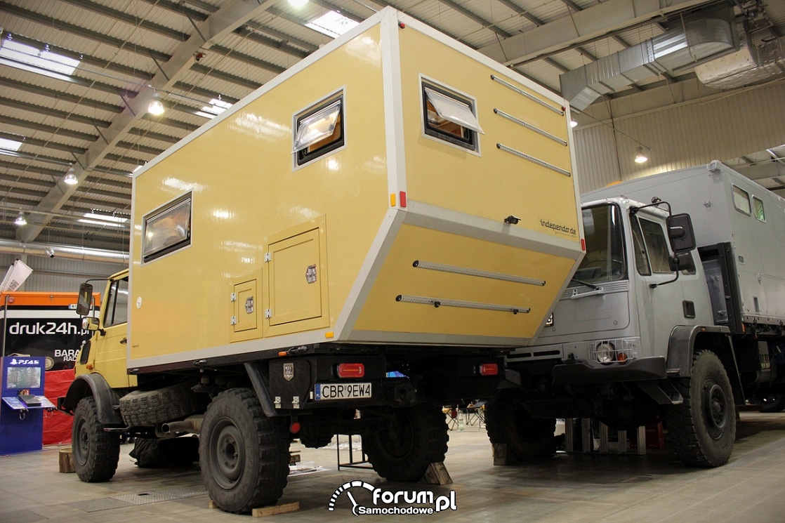 Mercedes Unimog 1300L, tył
