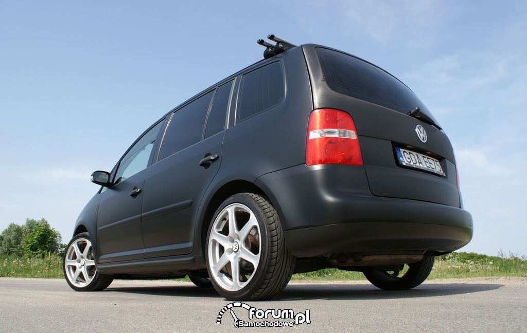 VW TOURAN CZARNY MAT