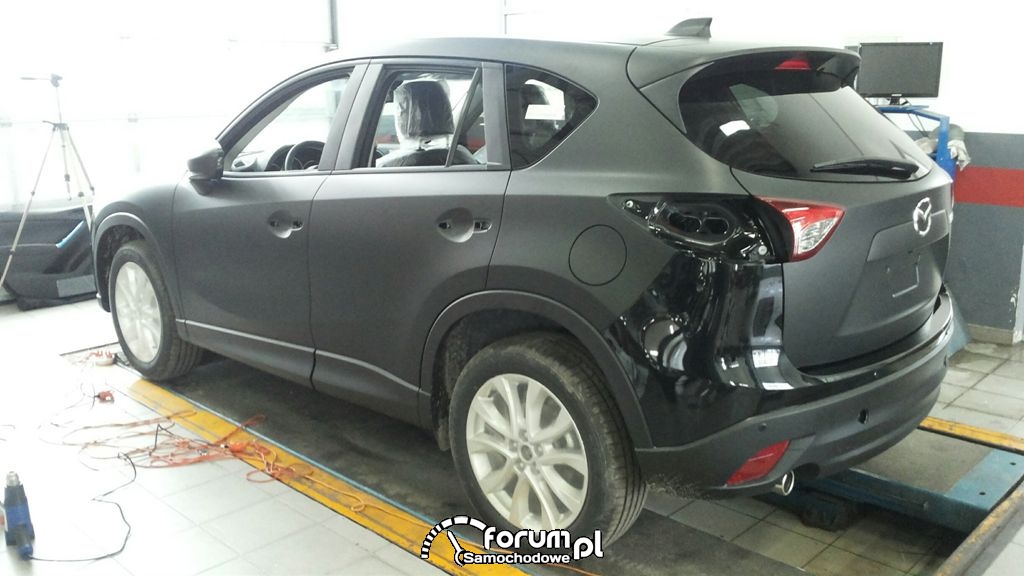 Zmiana koloru Mazda CX 5 czarny mat zdjęcie Oklejanie