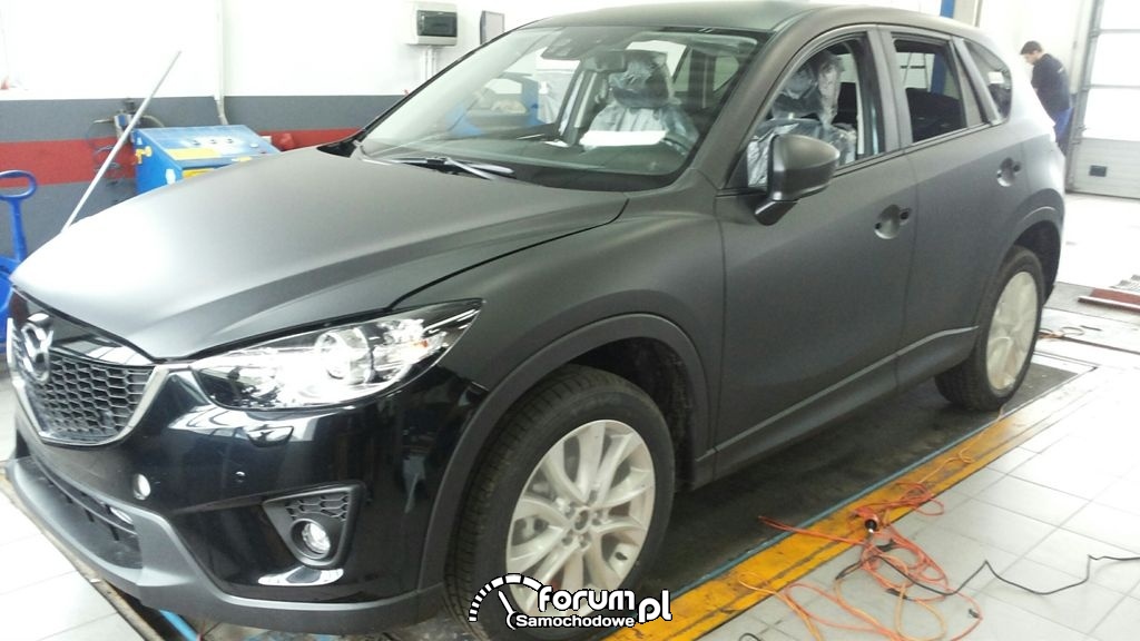 Zmiana koloru Mazda CX5 Czarny mat Oklejanie samochodów