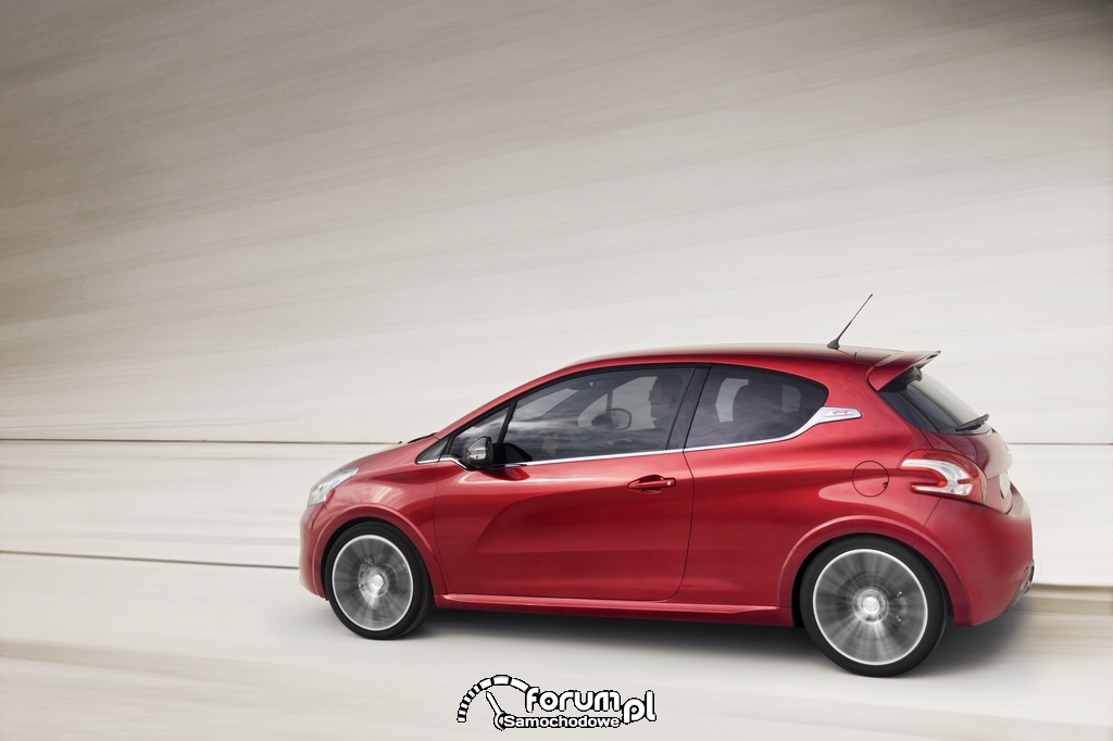 Peugeot 208 GTi, bok
