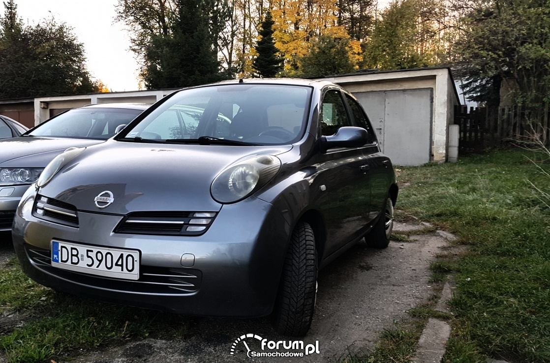 Zmęczony życiem nissan.