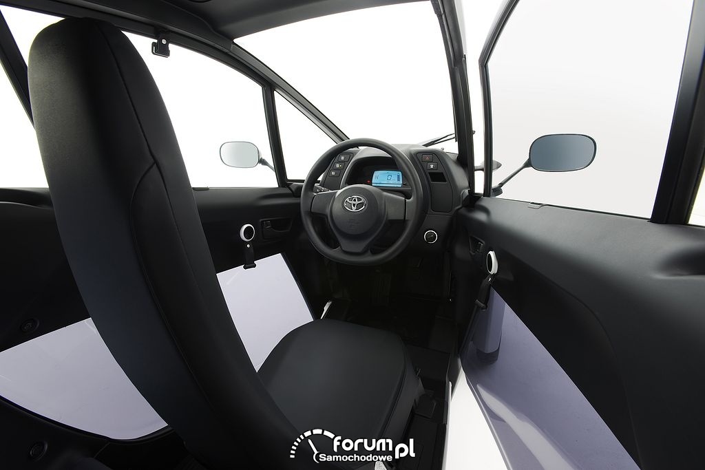 Toyota i-Road, wnętrze