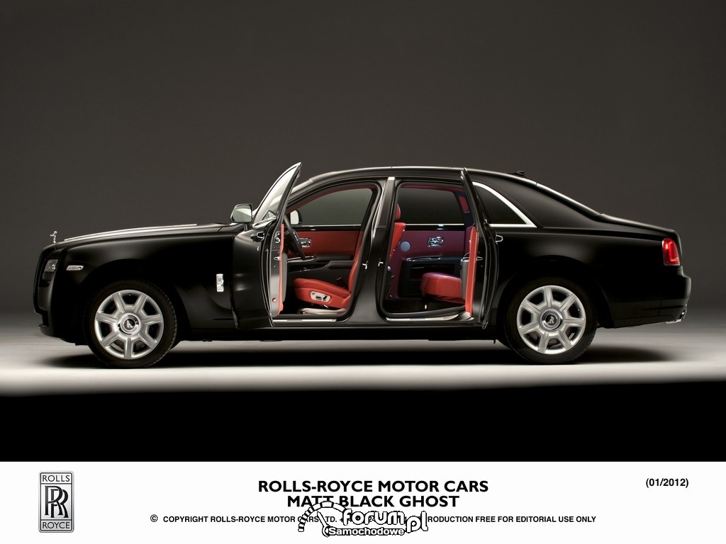 Rolls-Royce Ghost, kolor czarny mat, bok