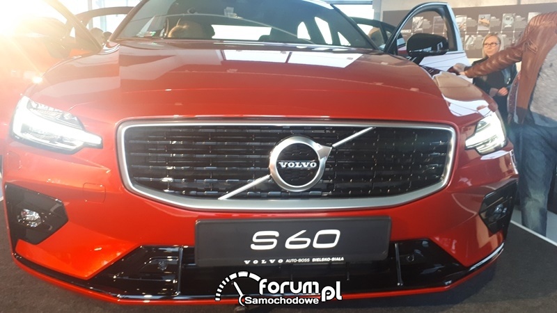 Volvo S60 T5 R-Design, przód