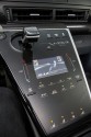 Toyota Mirai, środkowa konsola ze sterowaniem dotykowym
