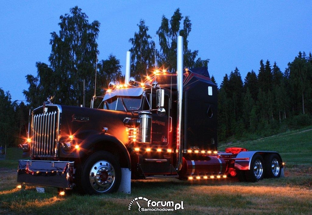Kenworth W900A - Silicone Express, oświetlenie w nocy