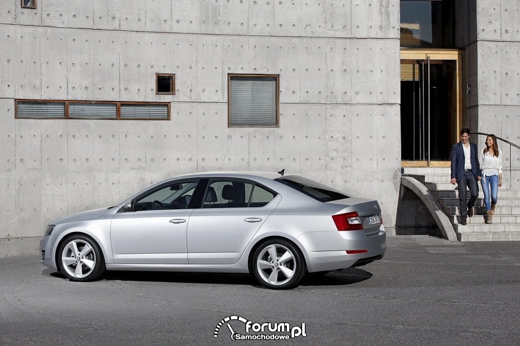 Skoda Octavia III, bok, 2013