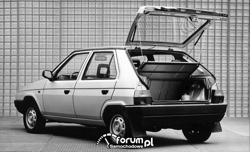 Skoda S781 Favorit, bagażnik