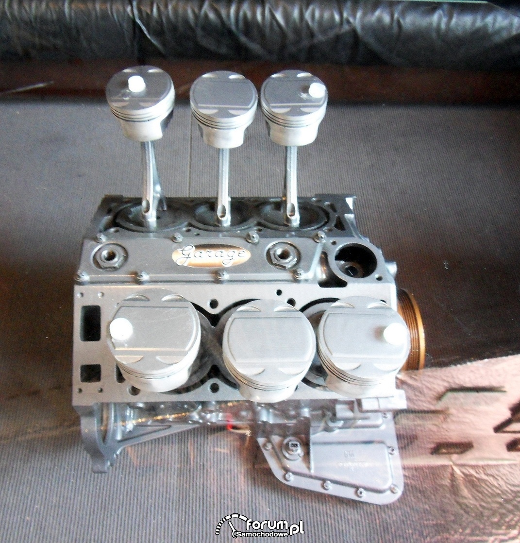 stoliczek v6