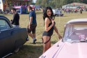 Dziewczyna i różowy Old Car
