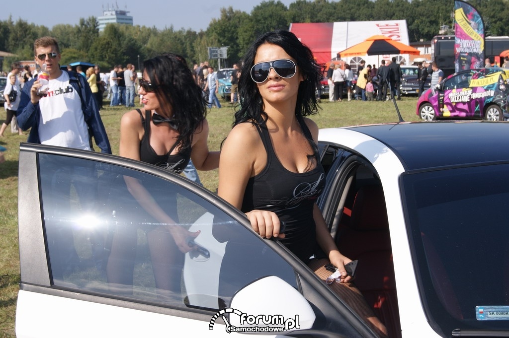 Dziewczyny i Alfa romeo