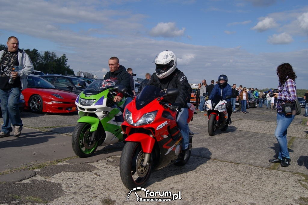 Ścigacze, motory