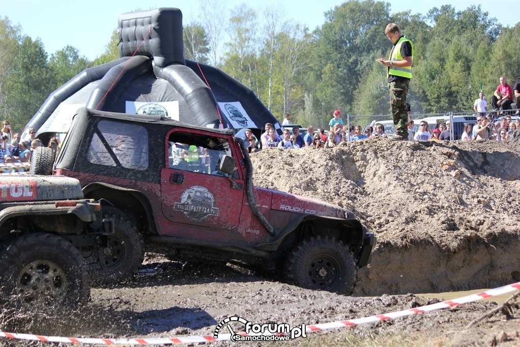 Jeep Wrangler, dół z błotem, Off Road