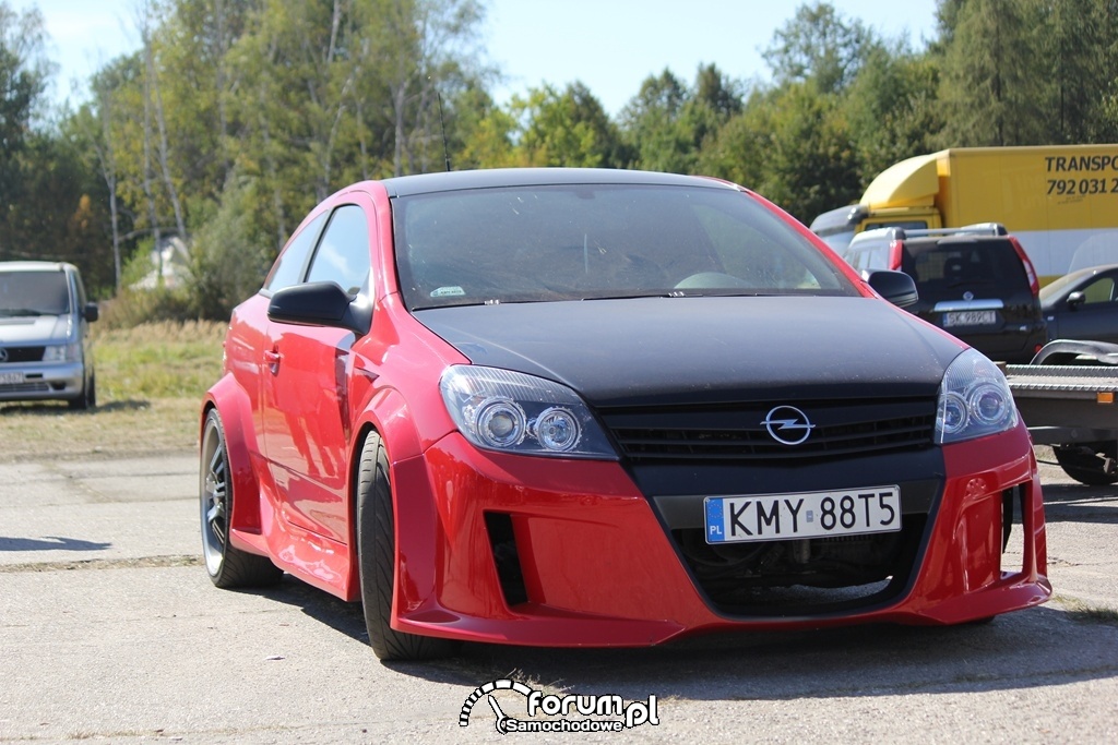 Opel Astra 3 GTC, czerwona, przód