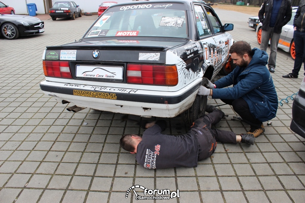 Track Day 23.03.2104, BMW E30, naprawa tylnego koła