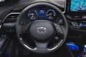 Toyota CH-R, 2016, kierownica multimedialna i deska rozdzielcza