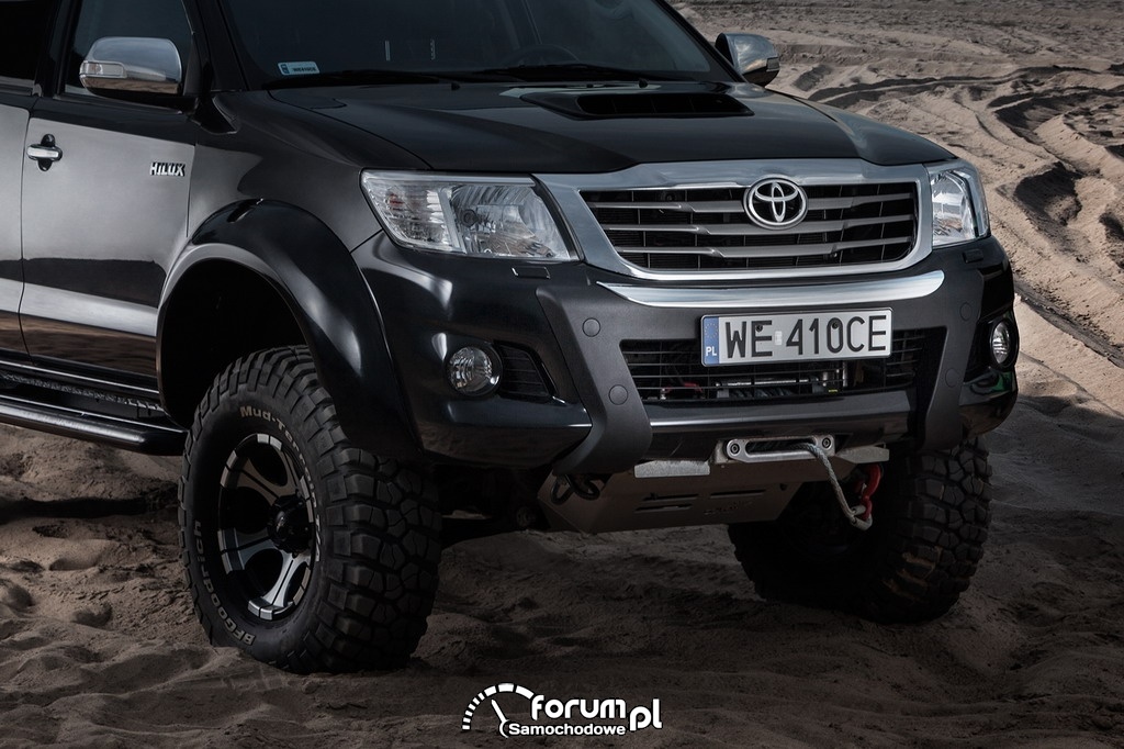 Toyota Avensis Emotion i Hilux Adventure - specjalne edycje