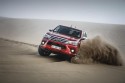 Toyota Hilux, przód, na pustyni, 2017