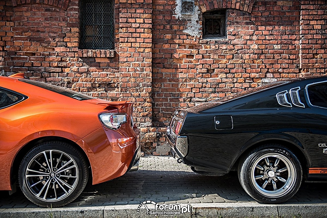 GT86 i Celica, porównanie tyłu