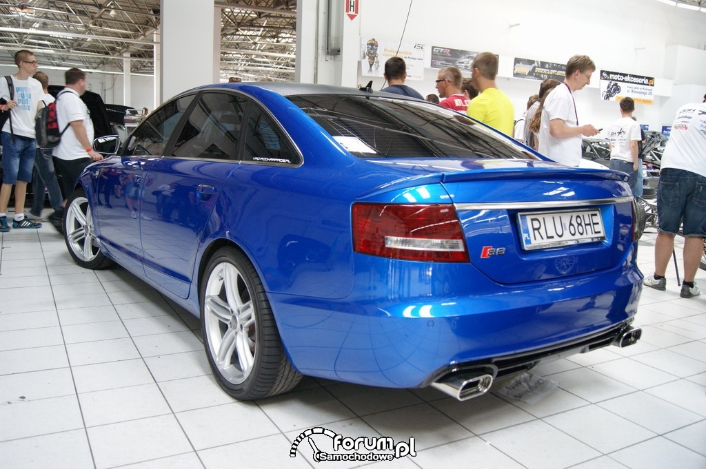 Audi S6, tył