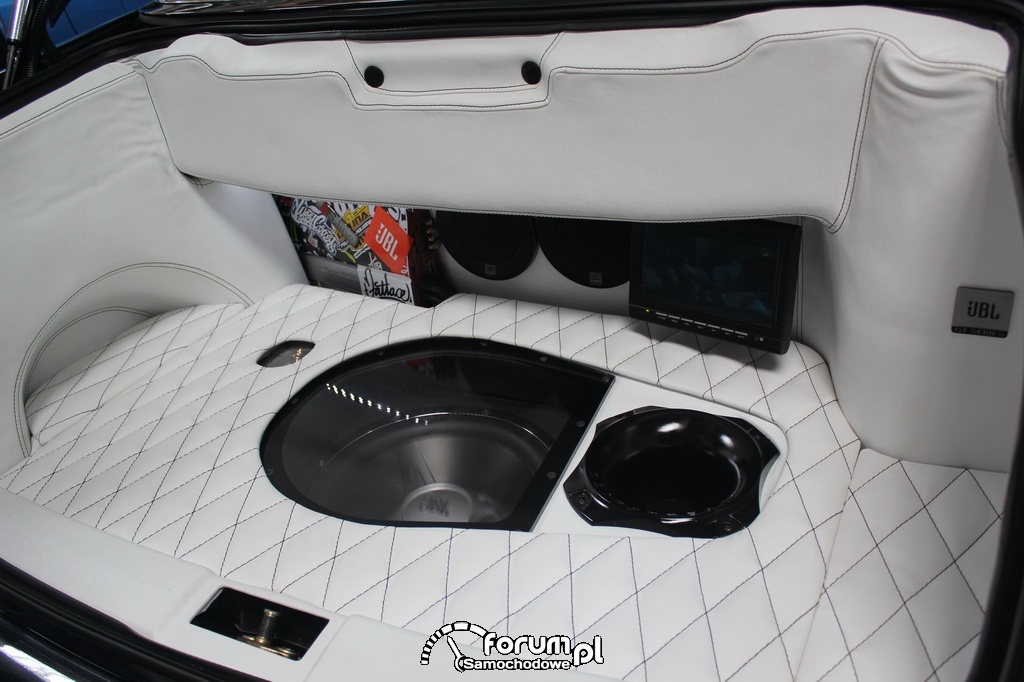 Audi 80 cabrio B4, zabudowa bagażnika Car Audio