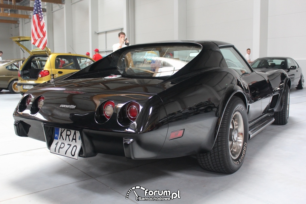 Corvette Stingray, 1977 rok, tył zdjęcie Tuning Show