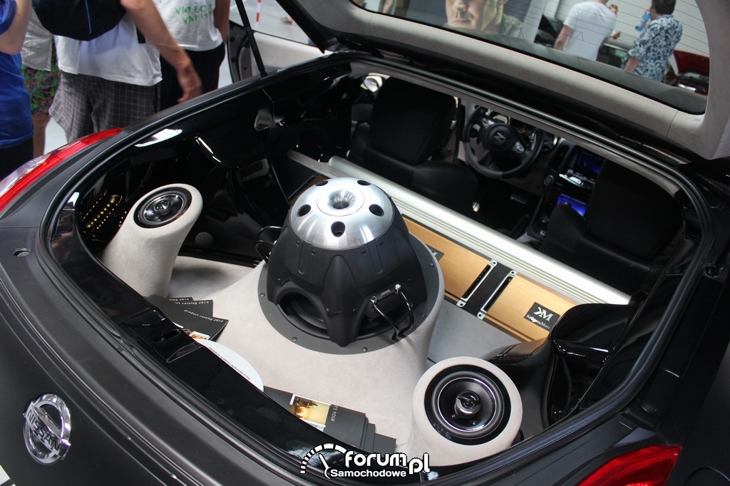 Nissan 370Z, zabudowa bagażnika Car Audio zdjęcie Tuning