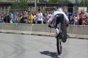 Stunt motocyklowy, jazda ma przednim kole