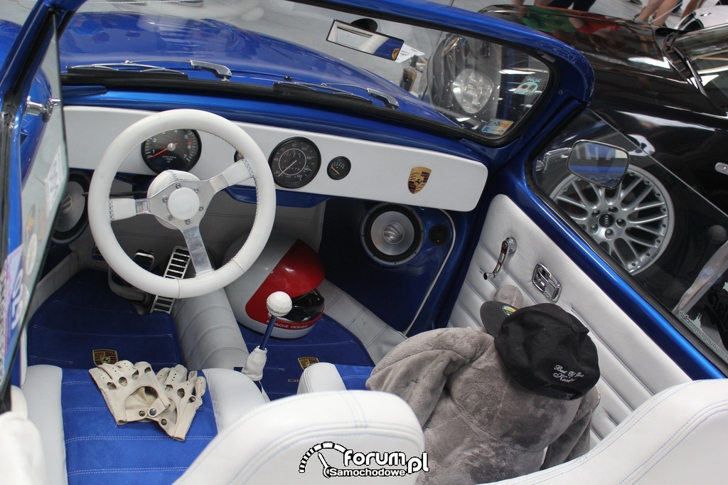 VW Garbus Cabrio, jasne wnętrze
