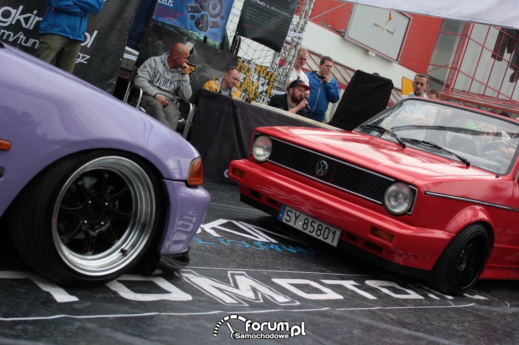 Czerwony Golf I Cabrio kontra  fioletowy Civic V