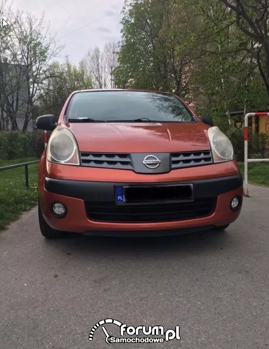 Nissan Note E11, przód