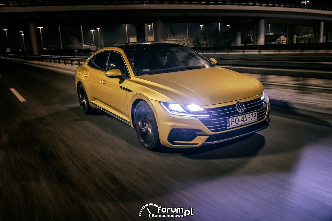 Volkswagen Arteon, noc, miasto