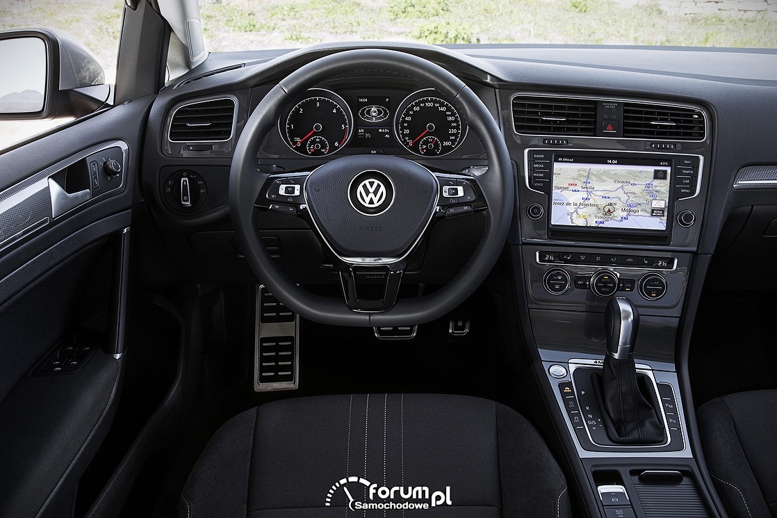 Volkswagen Golf Alltrack, wnętrze, deska rozdzielcza