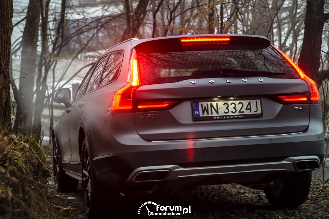 Volvo V90 Cross Country T6, tył