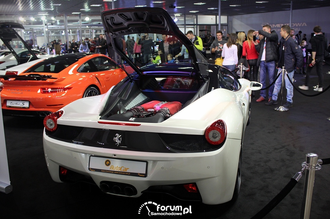 Ferrari, tył