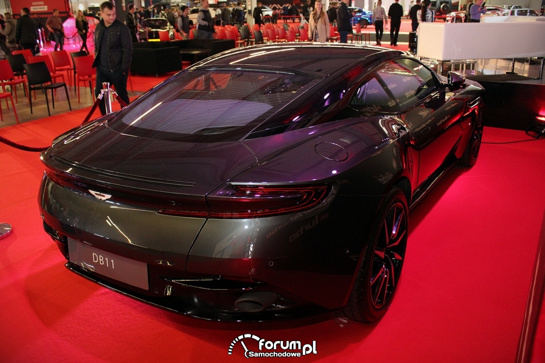 Aston Martin DB11