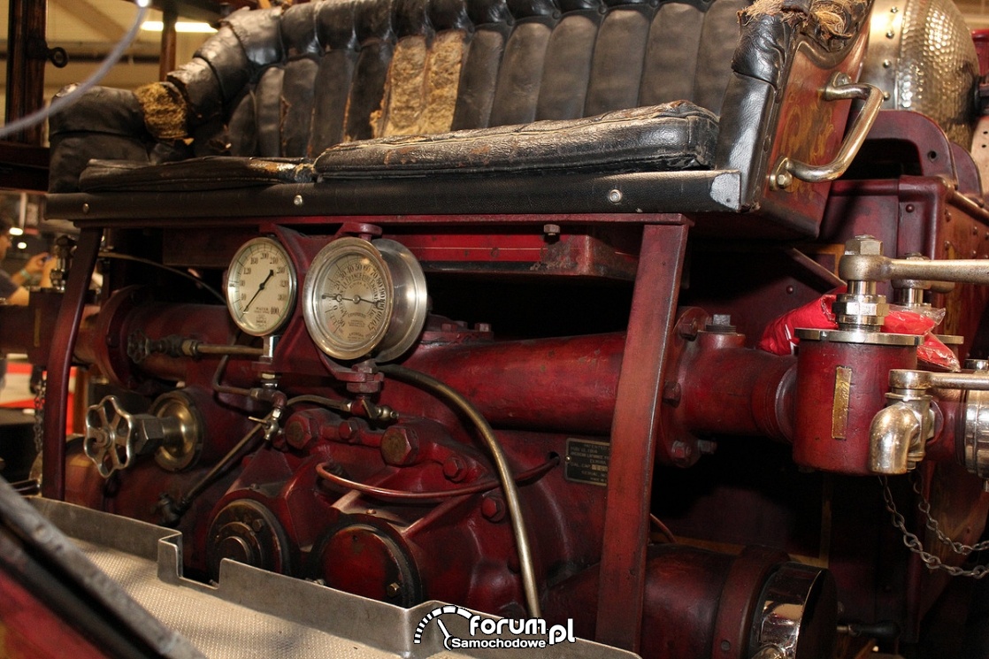 American Lafrance wóz strażacki, urządzenia ciśnieniowe