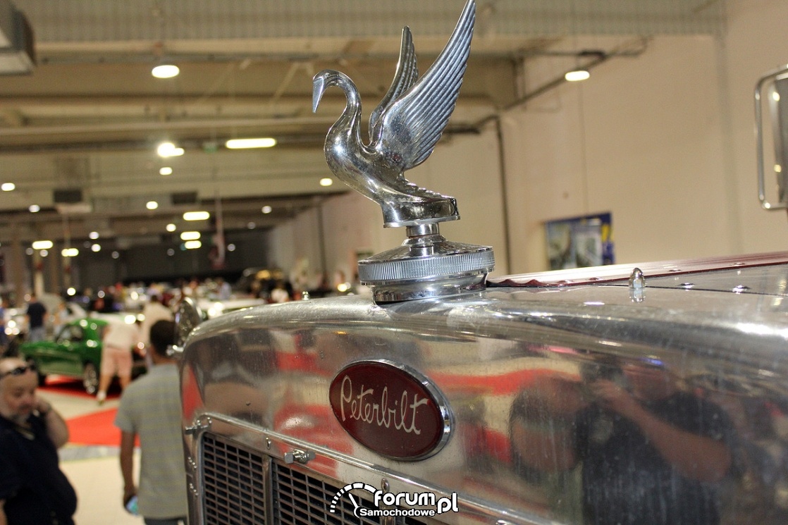 Peterbilt łabądź - figurka na masce