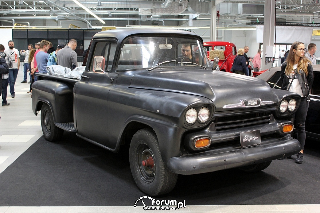 Chevrolet 3100 Pick-Up, Old Car