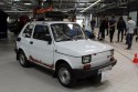 Fiat 126P z bagażnikiem dachowycm